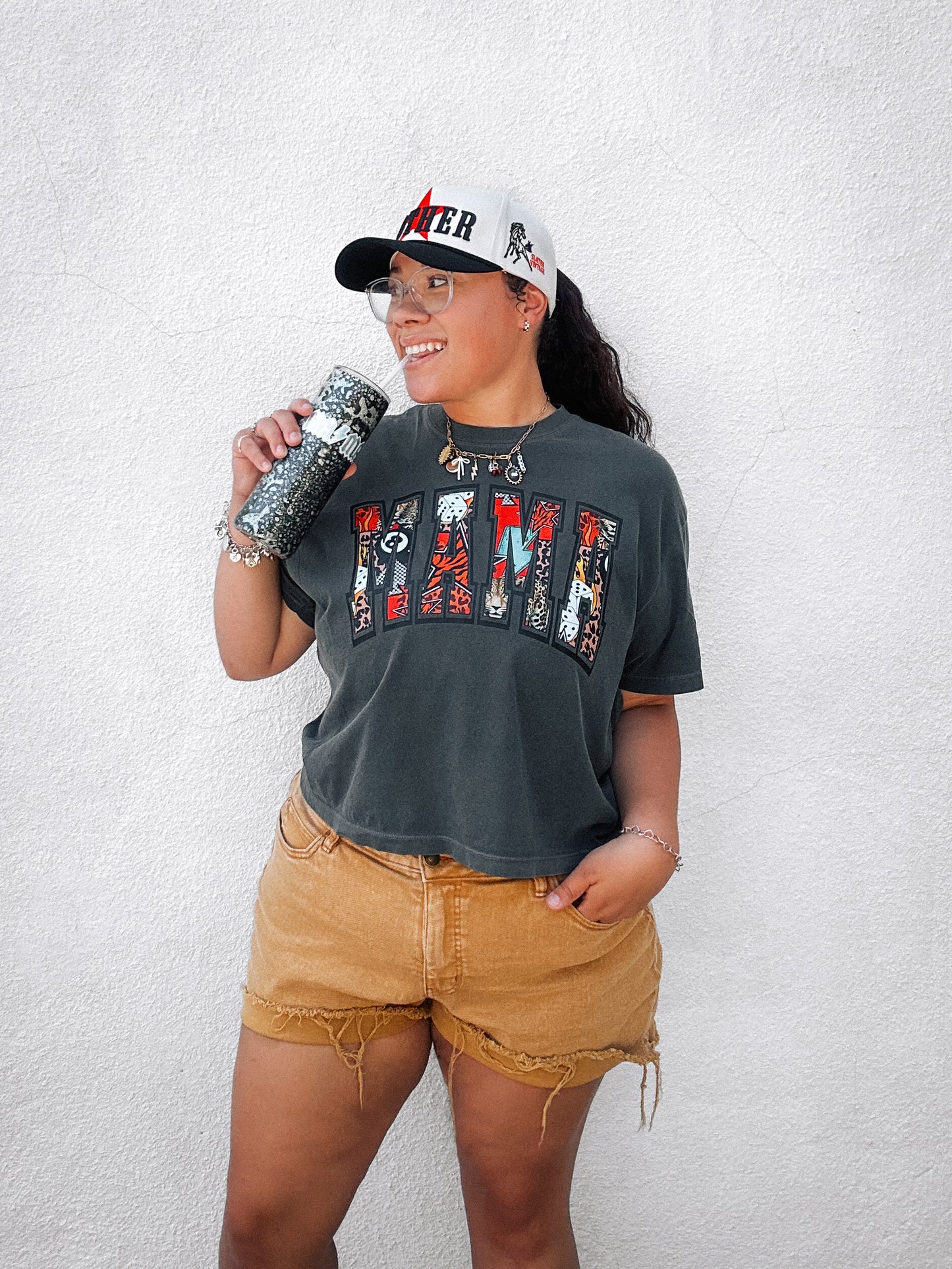 MAMA Trendy Vibes | Comfort Color Crop Tee- Pepper