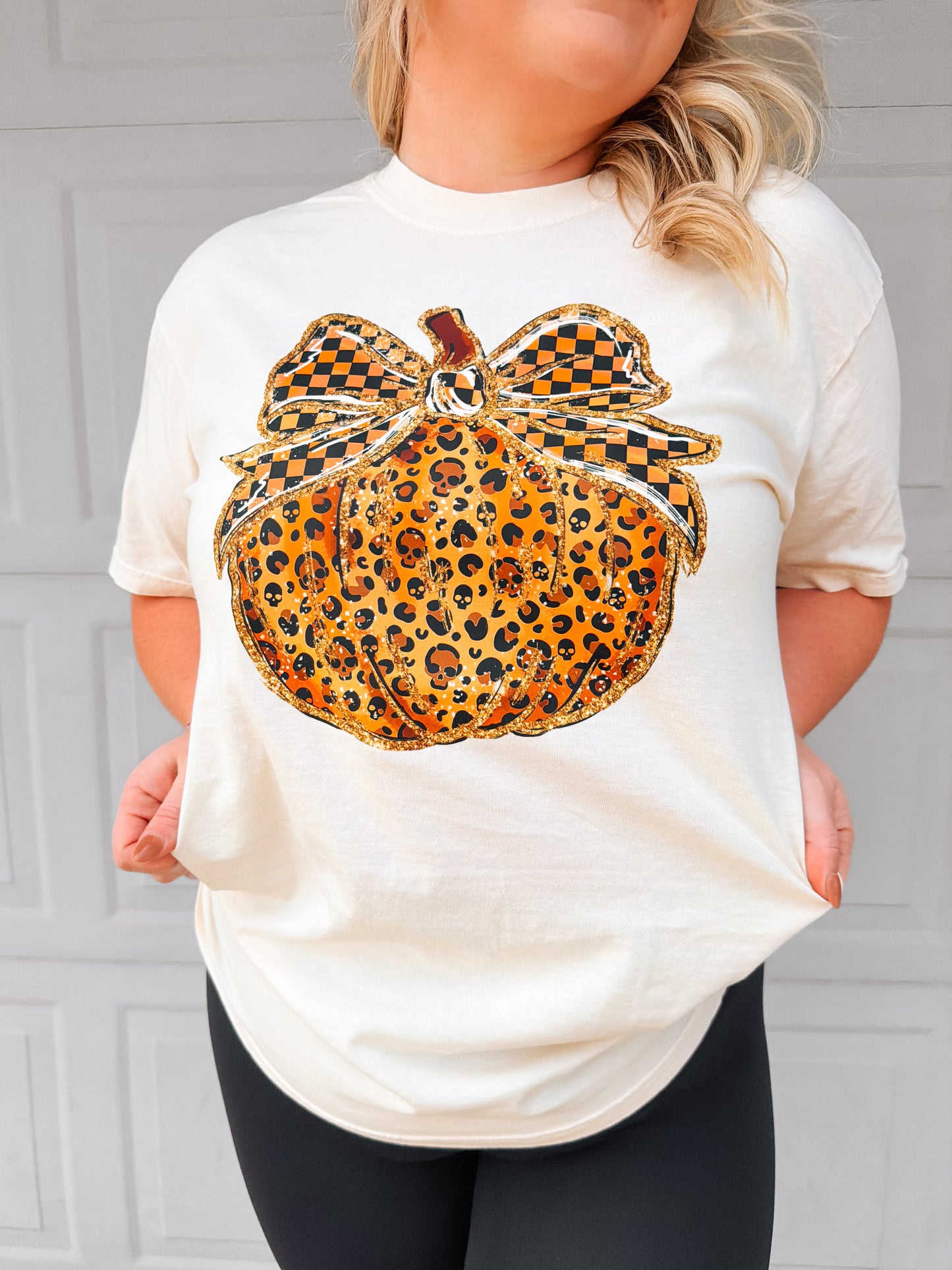 Skelly Pumpkin | Comfort Color Tee- Ivory