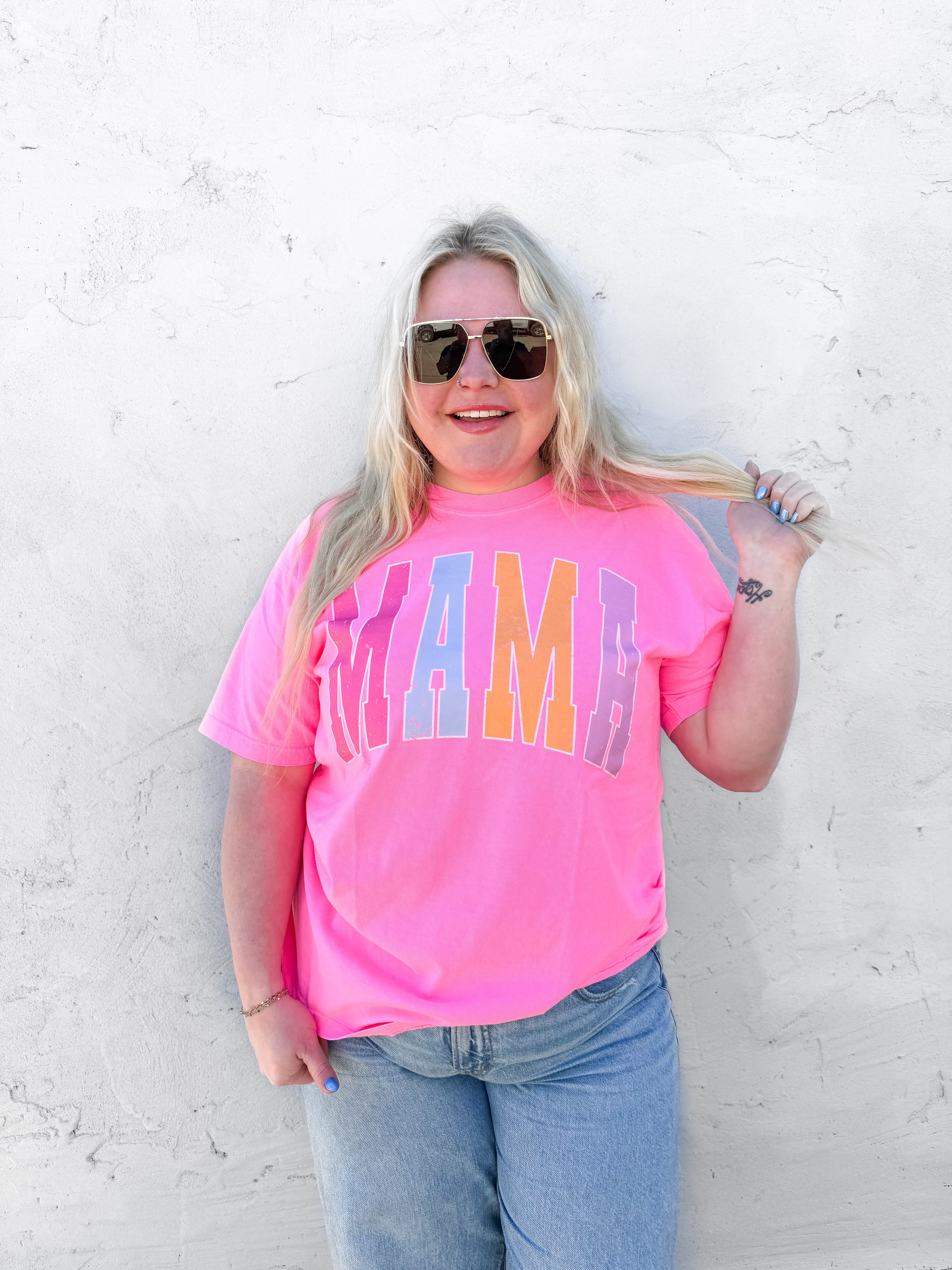 Neon Mama | Comfort Color T-Shirt 5 Colors