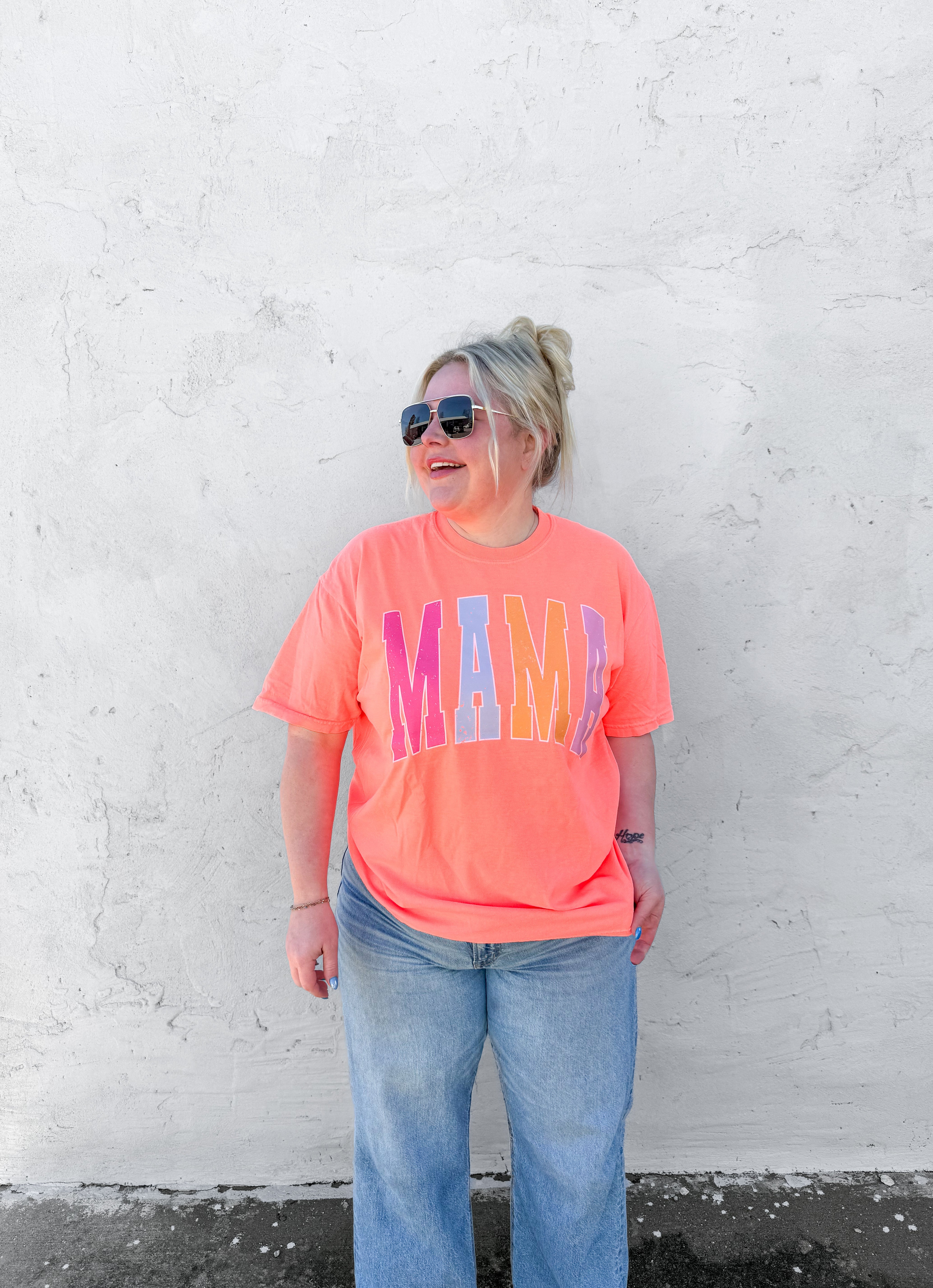 Neon Mama | Comfort Color T-Shirt 5 Colors