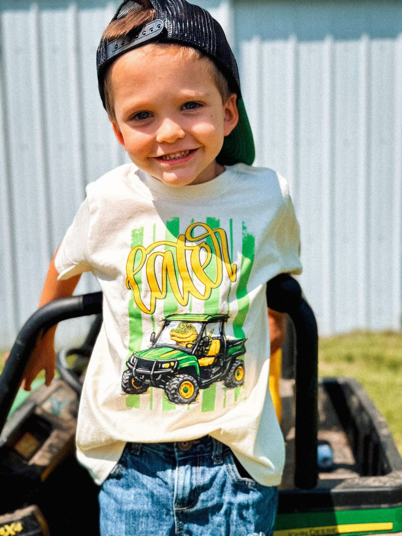 Gator | Ivory Graphic T-Shirt