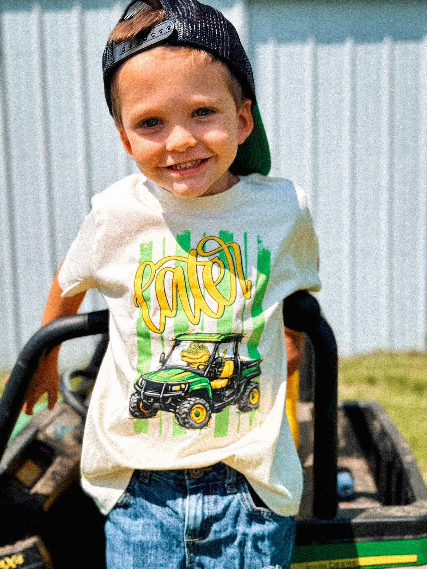 Gator | Ivory Graphic T-Shirt